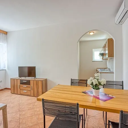 Marinka Porec Gasthuis 3*